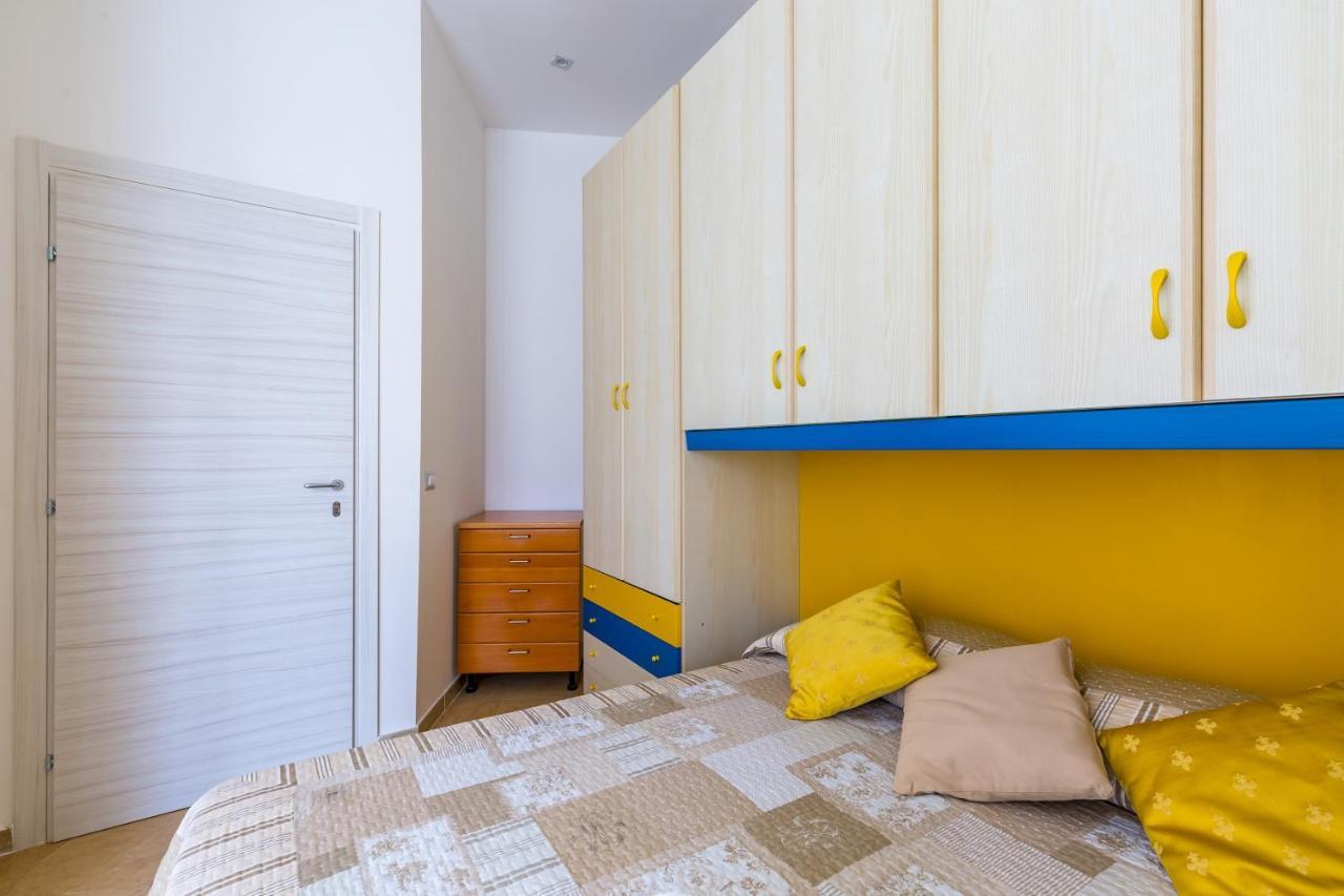 Rione Emanuele III - 4 Bedroom Apartment 나폴리 외부 사진